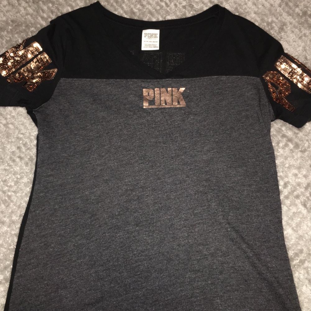 SOLD ❌Vs PINK XS bling v-neck